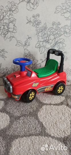 Машинка каталка толокар