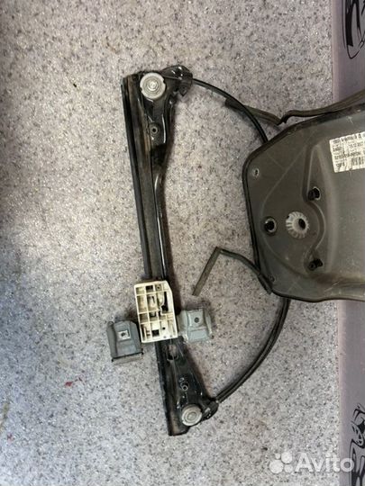 Стеклоподъёмник передний левый Skoda Fabia 2