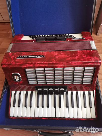 Аккордеон weltmeister Stella