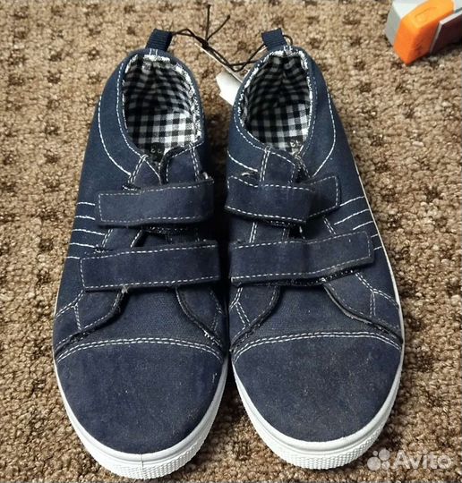 Кроссовки кеды