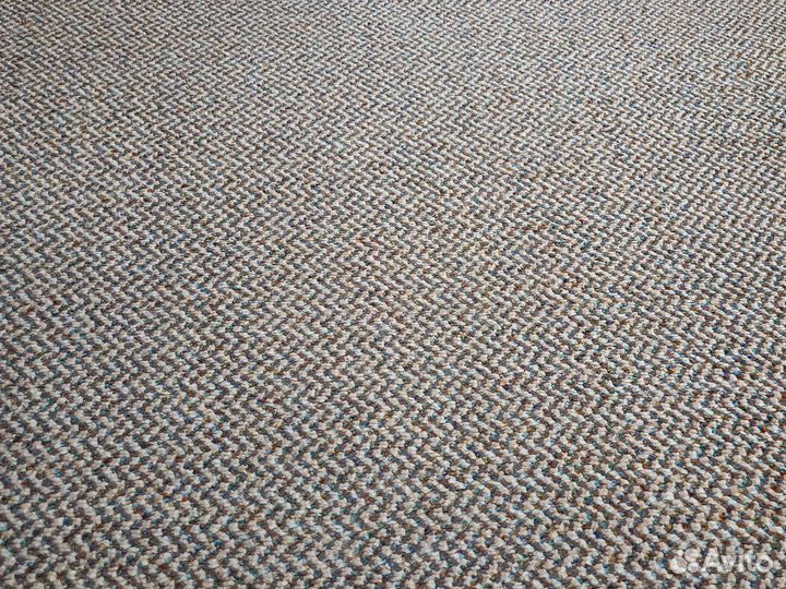 Ковролин бу в хорошем состоянии размер 4 на 4