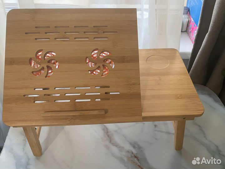 Столик для ноутбука с охлаждением