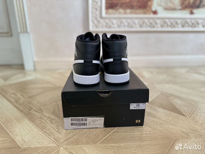 Новые кроссовки Nike air Jordan 1 Mid оригинал