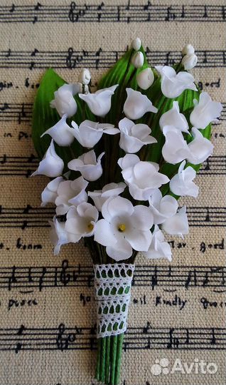 Бутоньерка-брошь 