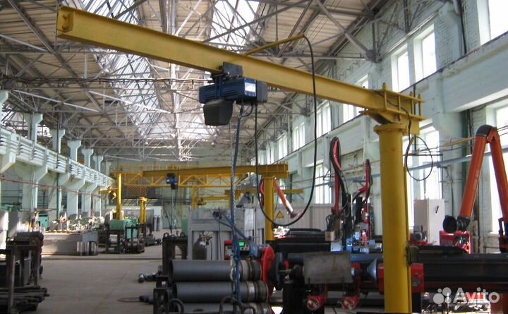 Мощный консольный кран