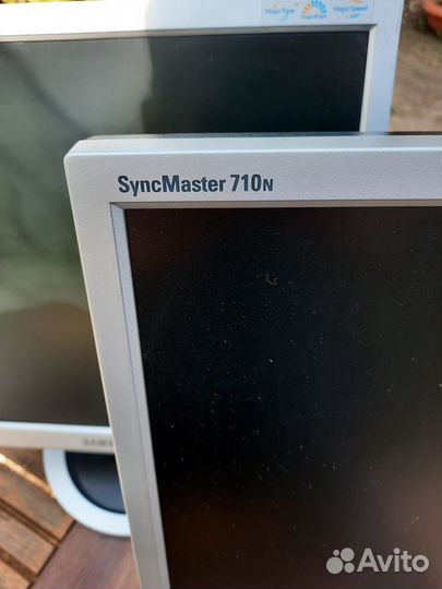 Монитор Samsung 710N
