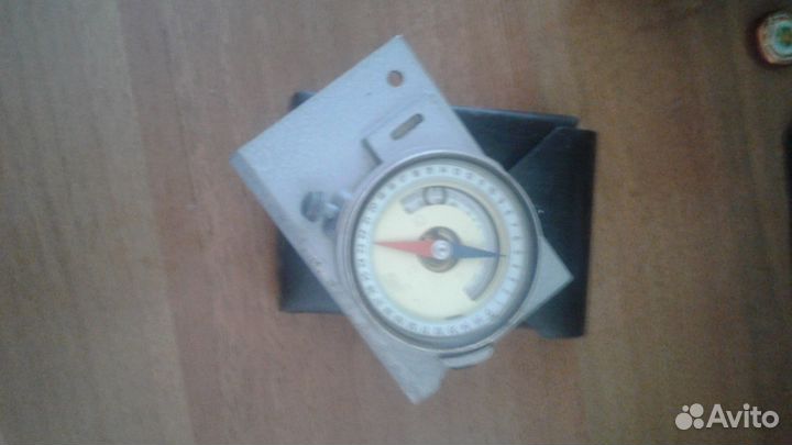 Продам компас туристам, рыбакам, охотникам