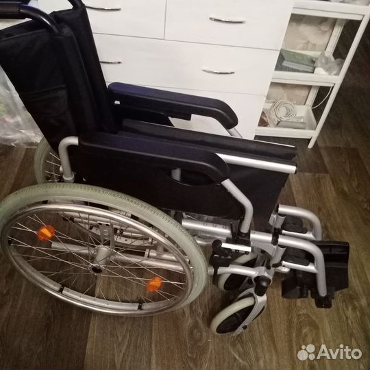 Инвалидная коляска новая