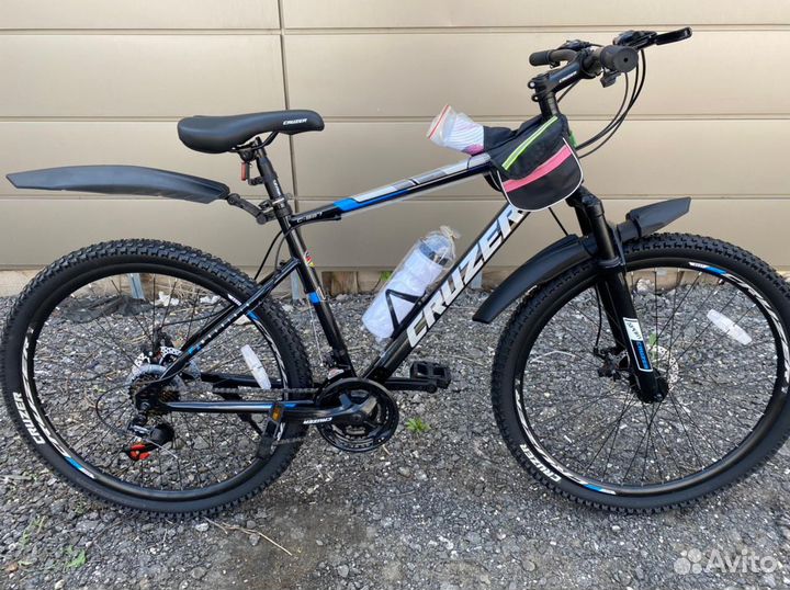 Велосипед BMW на литых дисках