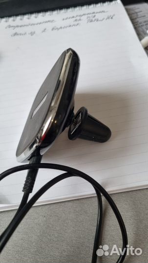 Беспроводная зарядка в авто Nillkin