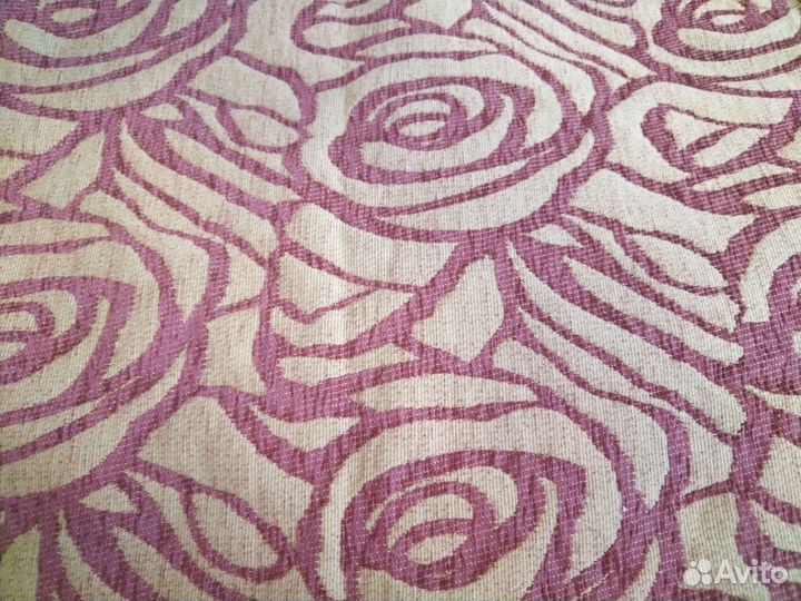 Декоративные подушки на диван