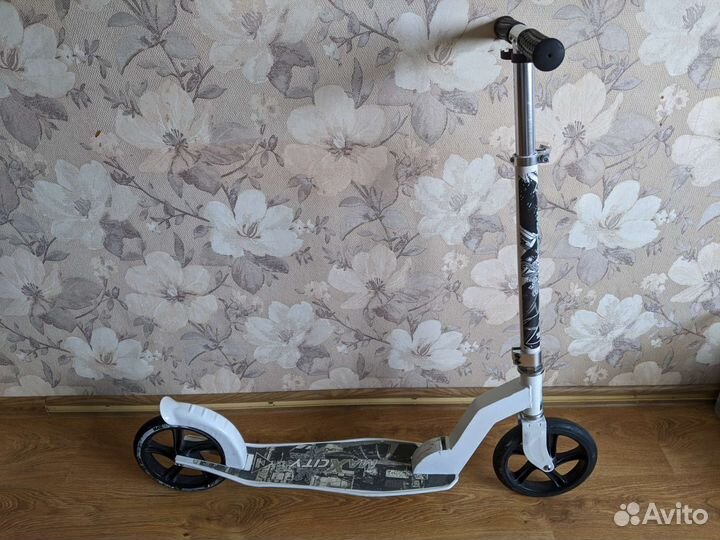 Самокат взрослый складной MaxCity Truck белый