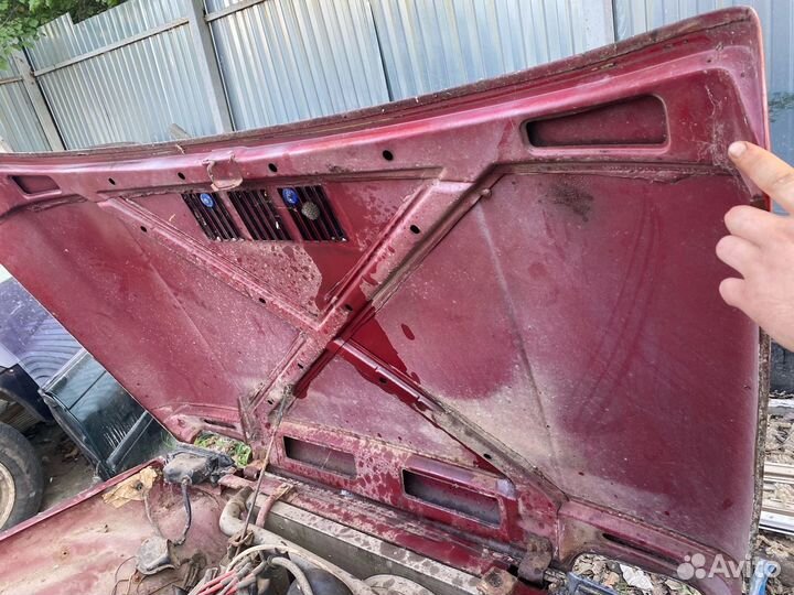 Капот дверь правая Нива 2121