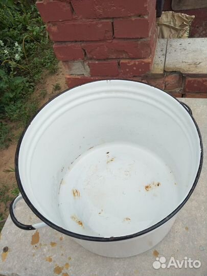 Кастрюля эмалированная