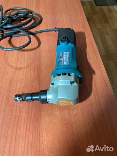 Высечные ножницы Makita JN 1601 Оригинал