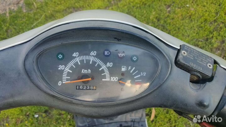Продам скутер Yamaha grand axic 100