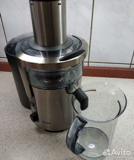 Соковыжималка Bork S700