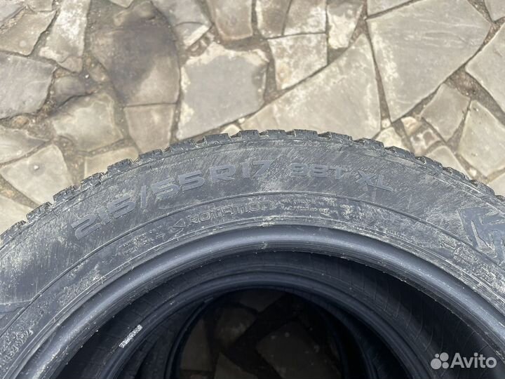 Nokian Tyres Hakkapeliitta 8 215/55 R17