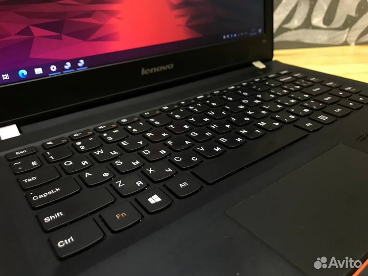 Миниатюрный ноутбук Lenovo i5/8gb/SSD