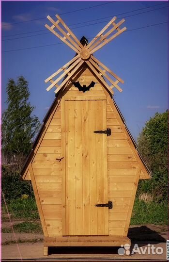 Уличный туалет деревянный DRE446