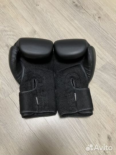 Боксерские перчатки 12 oz Demix