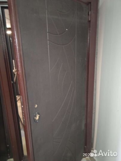 Двери входные б/у