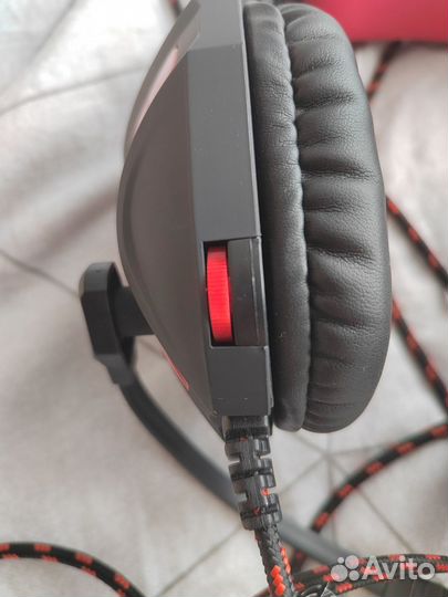 Проводные наушники с микрофоном