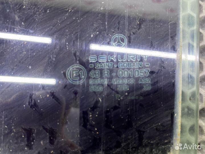 Б/У стекло двери задний левый Mercedes-Benz