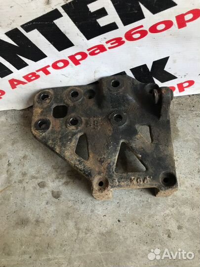 Кронштейн кондиционера Kia Spectra 1.6 S6D 2008