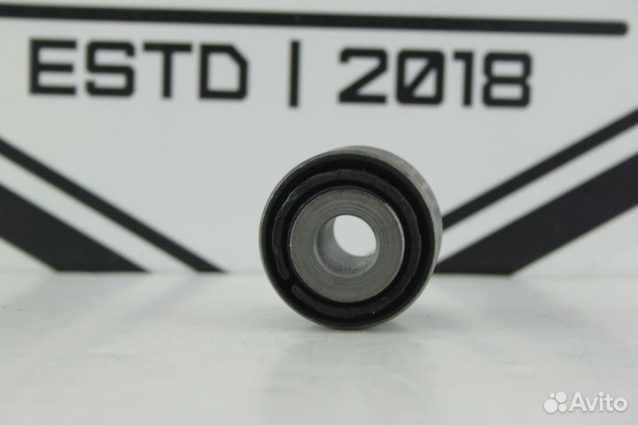 Сайлентблок задней попер тяги Audi q7 Touareg Новы