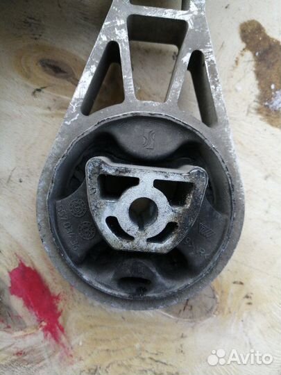 Подушка двигателя задняя Opel Corsa D Z10XEP 2008