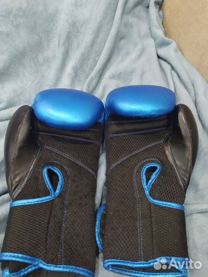 Боксерские перчатки clinch aero 12 oz