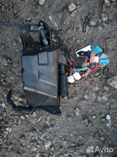 Блок предохранителей Toyota Mark X GRX120