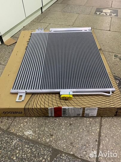 Радиатор кондиционера Jeep Grand Cherokee WK2 2010