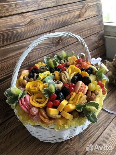 Букет из сухофруктов и орехов