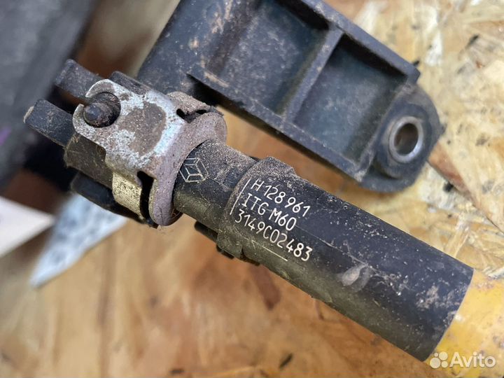 Рампа форсунки k7j 1.4 renault