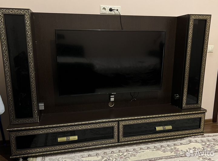 Подставка для телевизора