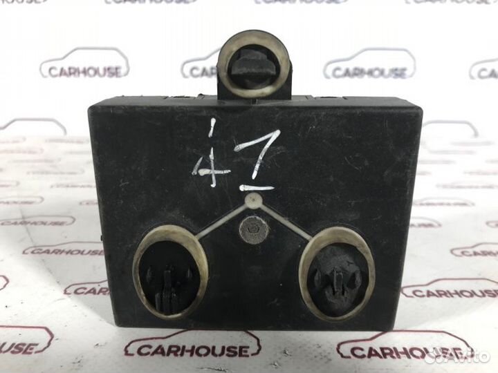 Блок управления дверьми передний правый Audi Q3