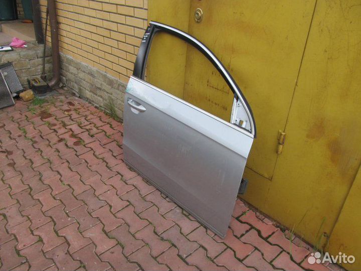 Дверь передняя правая Volkswagen Passat B7 2011