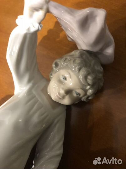 Статуэтка Статуэтка 