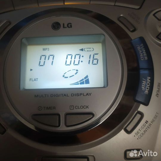 Переносная магнитола LG LPC-M 735X