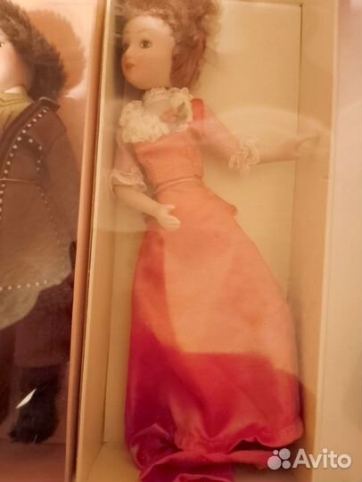 Фарфоровые куклы в костюмах народов мира