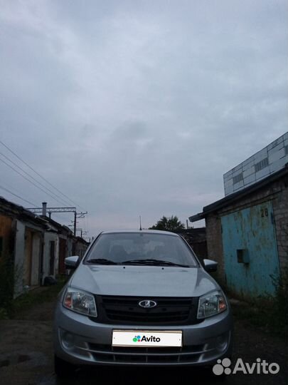 LADA Granta 1.6 МТ, 2013, битый, 22 100 км