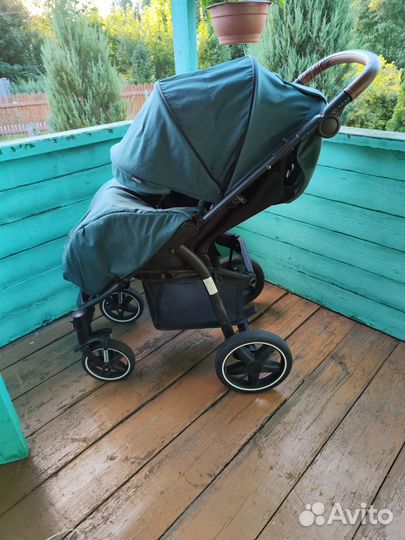 Коляска прогулочная
