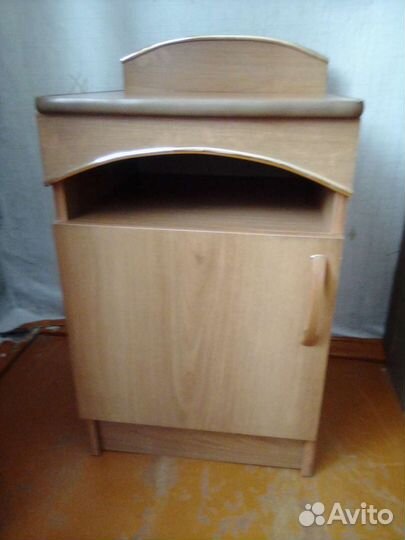 Трюмо,2 тумбочки