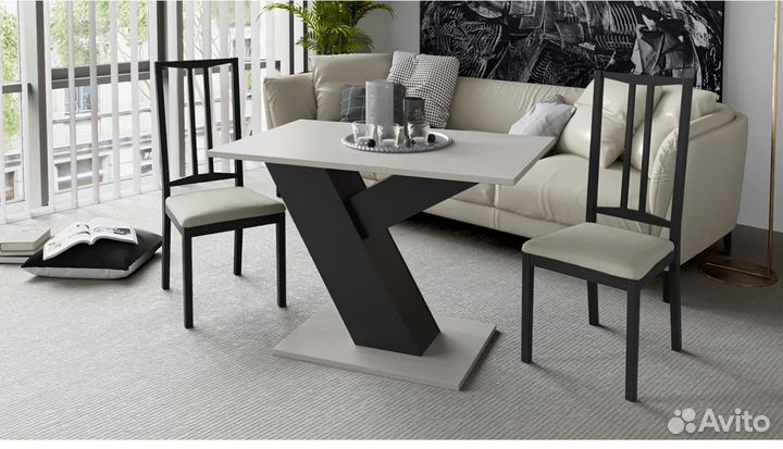 Стол обеденный на одной ножке