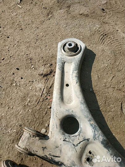 Рычаг передний skoda superb 2 2014 г