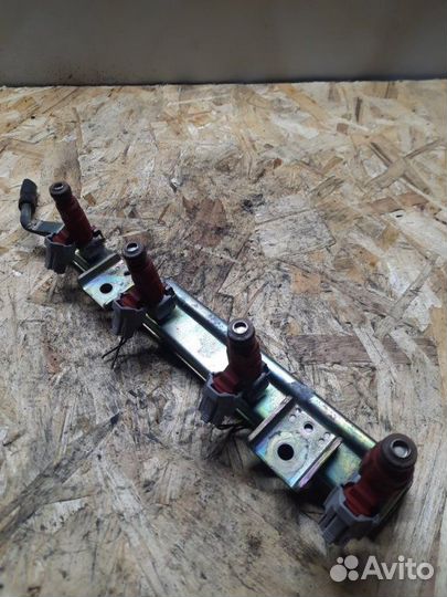 Топливная рампа Nissan Almera N16 1.5 QG15DE 2005