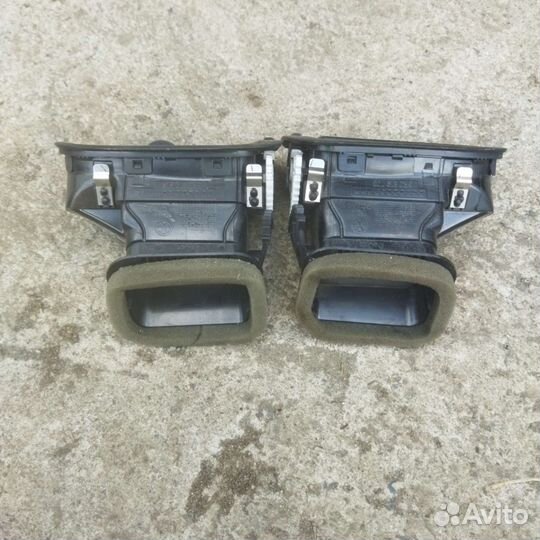 Дефлектор в торпедо правый/левый VW Polo