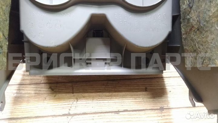 Центральный тоннель Тойота Рав4 2 (XA20)